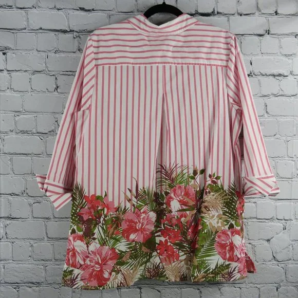 Women's Button Front Tunic w/ Border Print - Picture 4 of 5